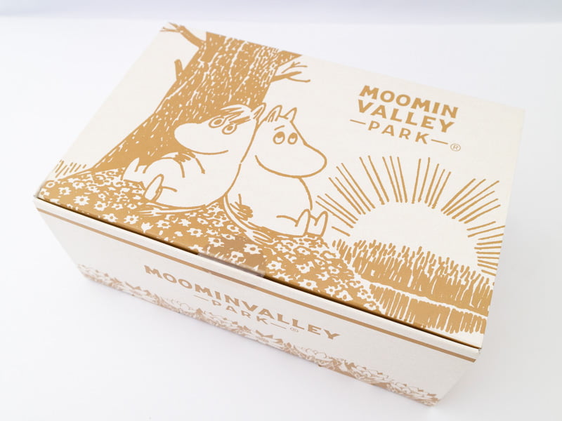 ムーミンバレーパーク箱入りせんべい外装