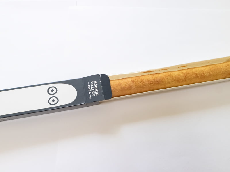 ニョロニョロバウムクーヘンを箱から出すところ