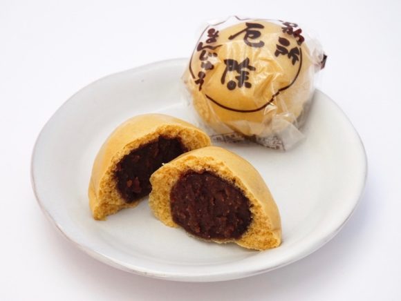 島屋菓子舗　厄除まんじゅう　半分に割ったところ