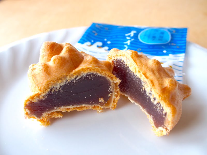 盛栄堂のさざえ最中_こしあん