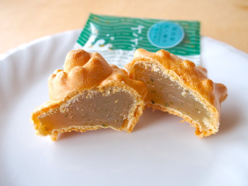 盛栄堂のさざえ最中_青のり