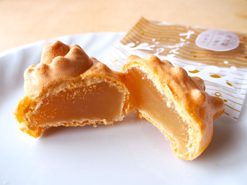 盛栄堂のさざえ最中_こしあん