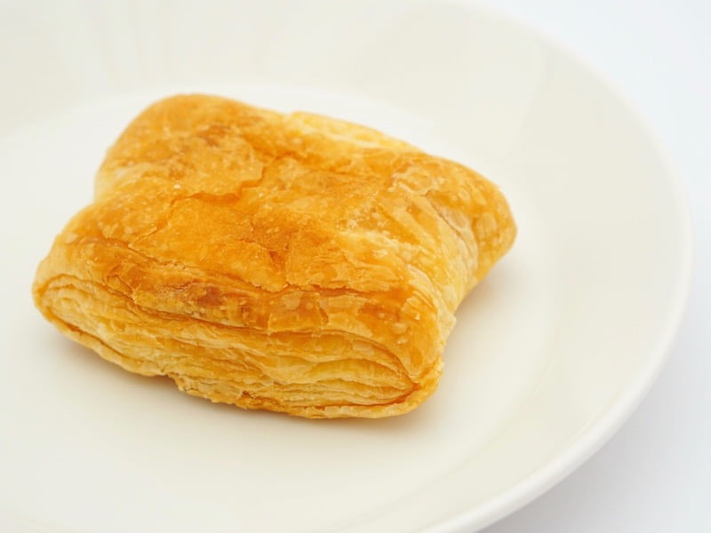 六花亭 じゃがパイ トヨシロ お皿に出したところ