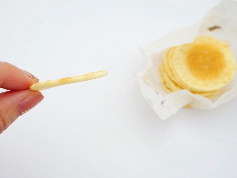 播田屋 絲印煎餅 薄さ