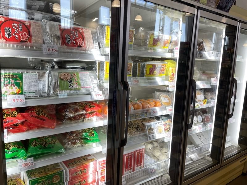 道の駅思川　餃子などの冷凍食品も多い