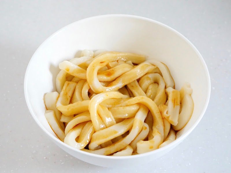 エビスヤ三重食品 伊勢うどん うどんにたれをかけたところ