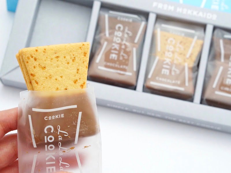 きのとや La La La COOKIE 袋越しに持ったところ