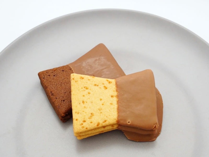 きのとや La La La COOKIE バタータイプとカカオタイプを並べたところ