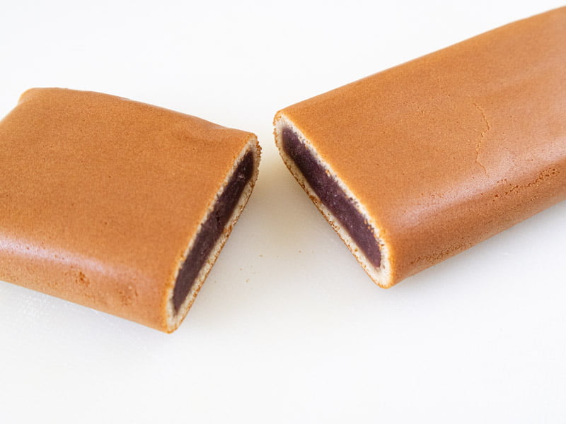 三松堂 津和野銘菓 源氏巻餡の中身(こしあん)