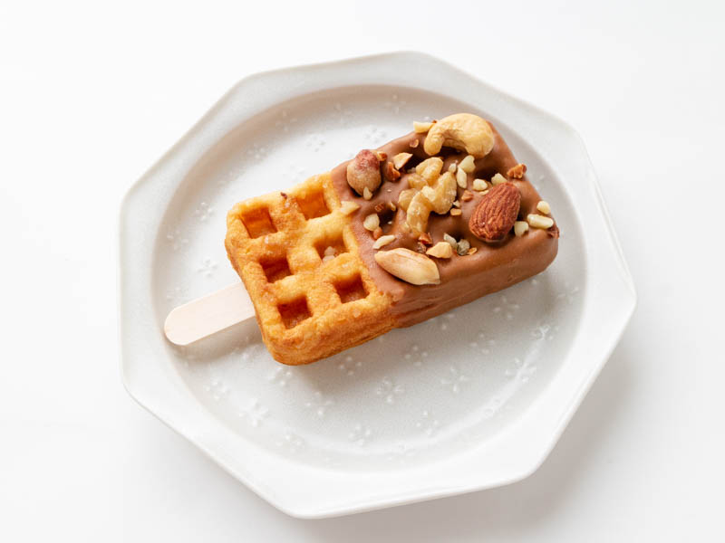 kyocafe chachaワッフルのキャラメルナッツワッフル