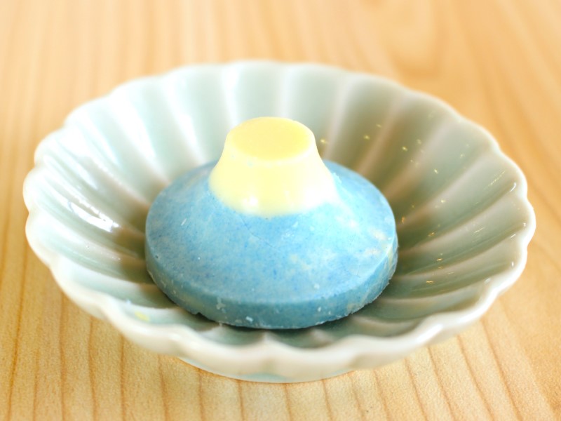 青い富士山チョコクランチ　中身全体