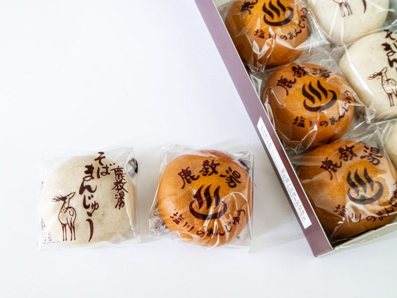 鹿教湯まんじゅうを並べたところ