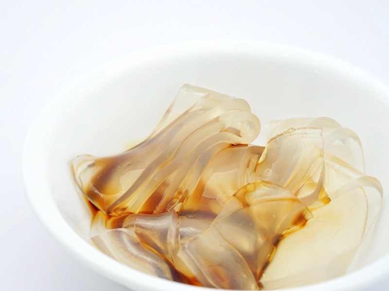 森八 宝達葛 くずきり 黒蜜をかけたところ