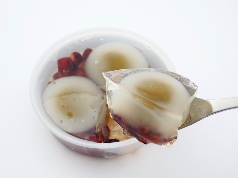 森八 季すずやか 抹茶 スプーンですくったところ