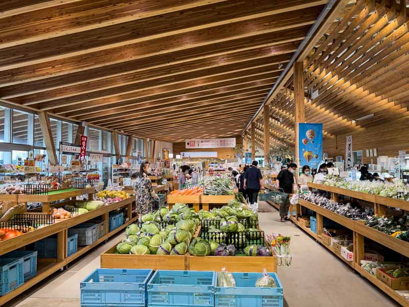 道の駅ヘルシーテラス佐久南の店内