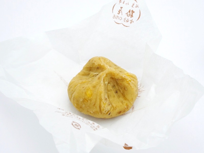 梅屋 栗金糖 個包装を開いたところ