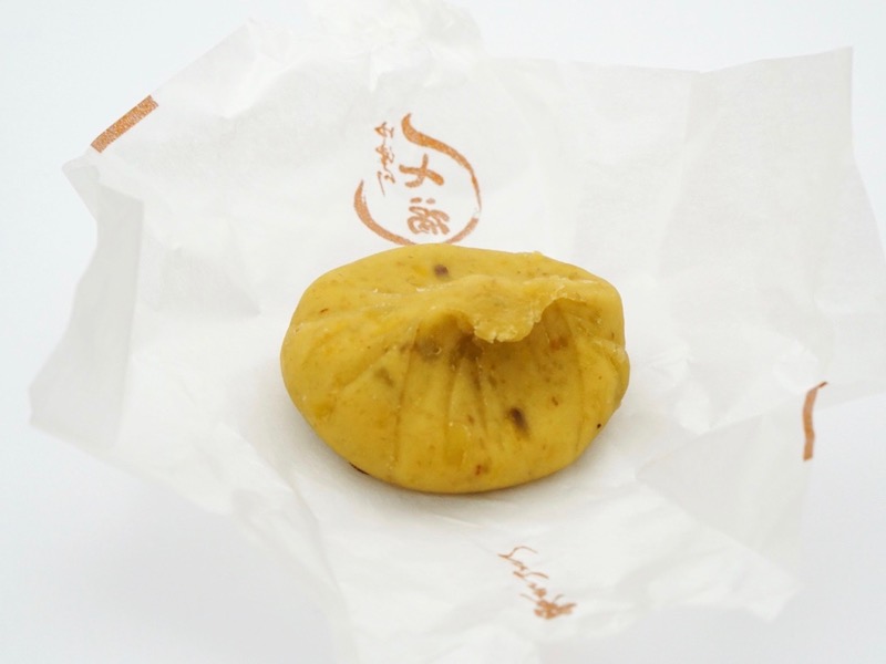 七福 中津川栗きんとん 包みを開いたところ