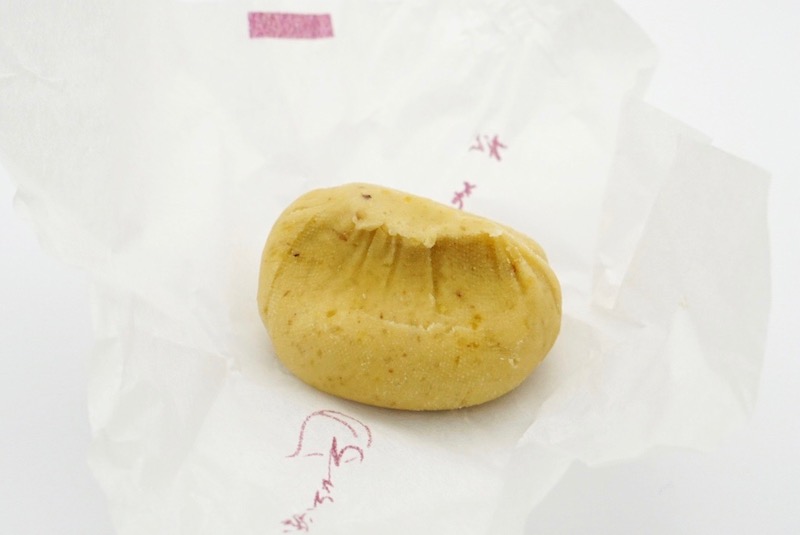 松葉 中津川栗きんとん 包みを開いたところ