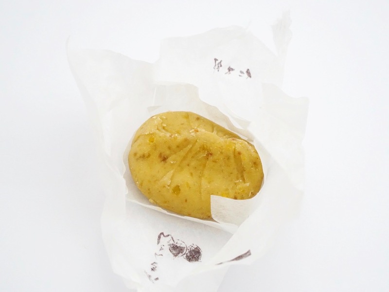 仁太郎 栗きんとん 包みを開いた状態