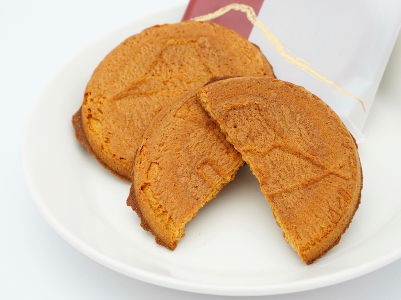 松月堂 富士山焼き 割ったもの