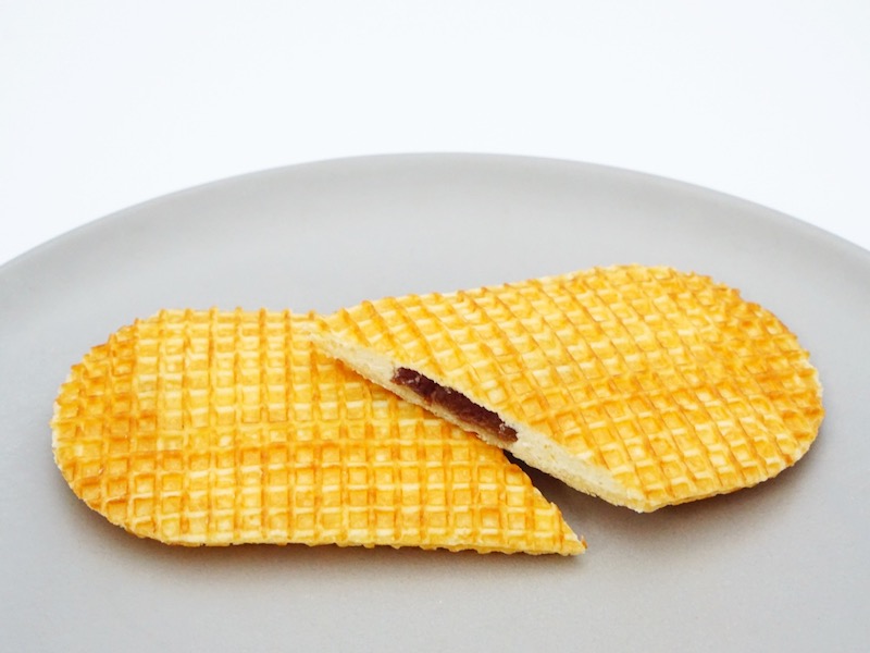 バターのいとこ あんバター味を切ったところ