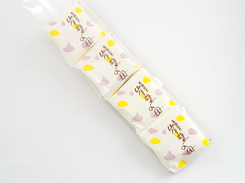 和菓子舗 新蝶屋 岸壁の母 透明な袋から出したところ