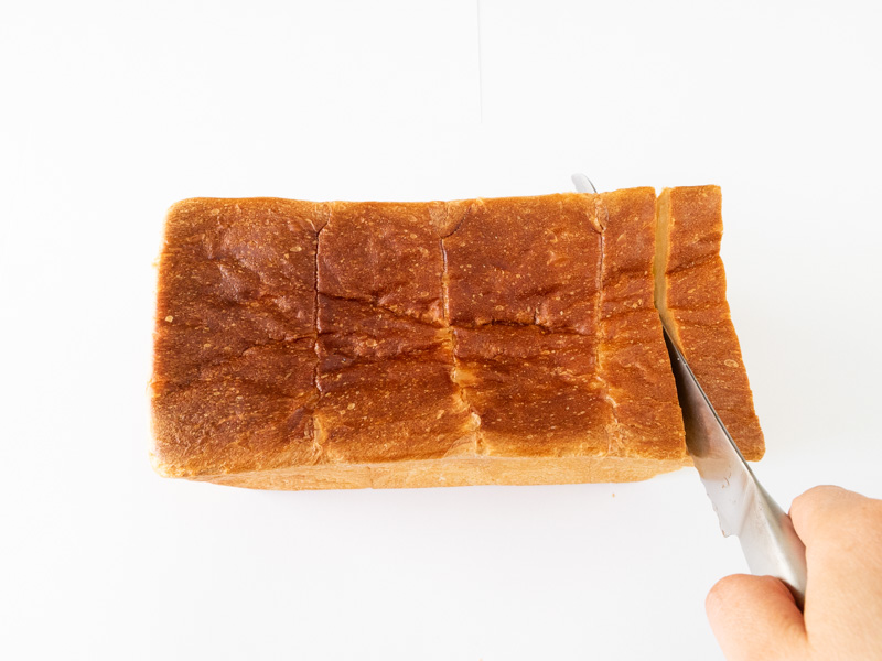 マヨルカ はちみつ食パンカットするところ