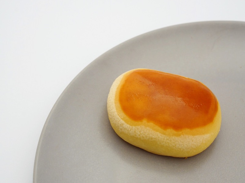塩瀬総本家 栗饅頭 お皿に出したところ
