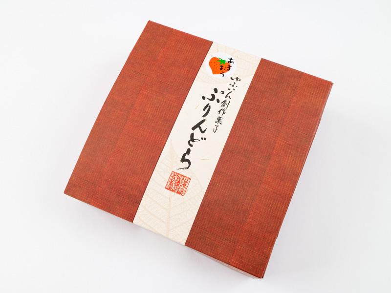 ゆふいん創作菓子 あまおう苺のぷりんどら外装