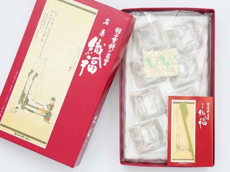 羽二重餅の古里 織福 箱を開けたところ