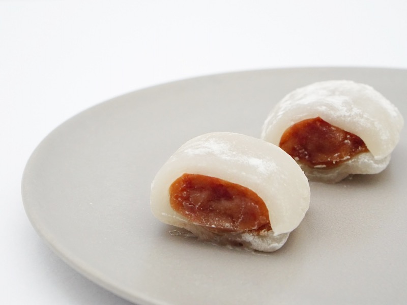 羽二重餅の古里 織福 お皿に出したところ