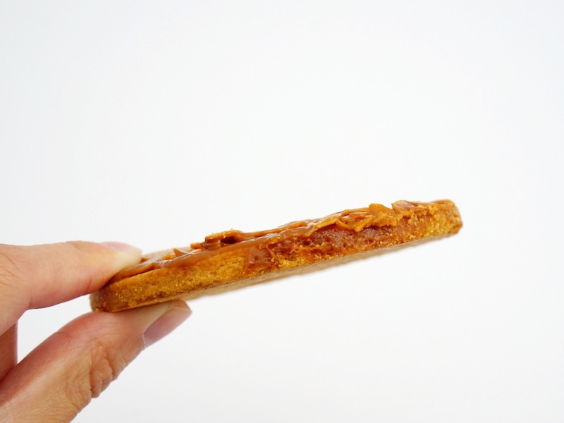 山上福寿堂 曳山サブレ 断面