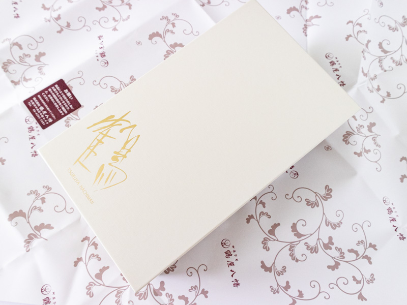 鶴屋八幡 どら焼き 舞鶴 包装紙と箱