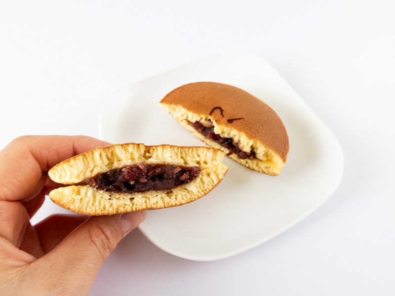 鶴屋八幡 どら焼き 舞鶴 断面