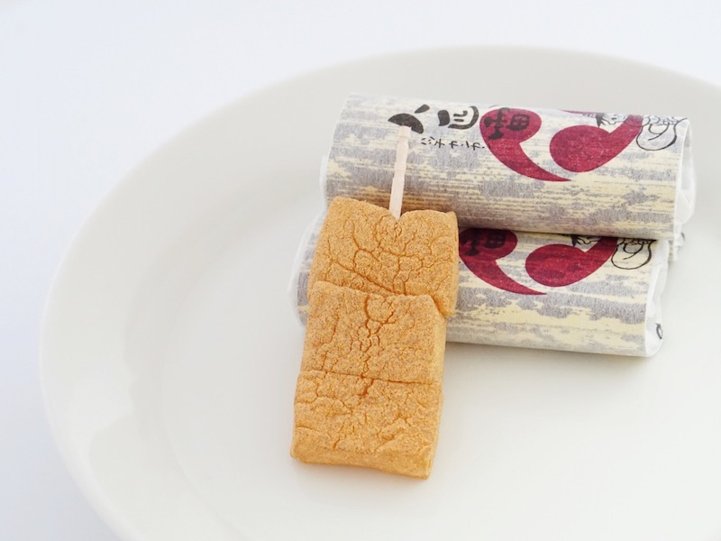 松風軒 八匹雷 お皿に出したところ