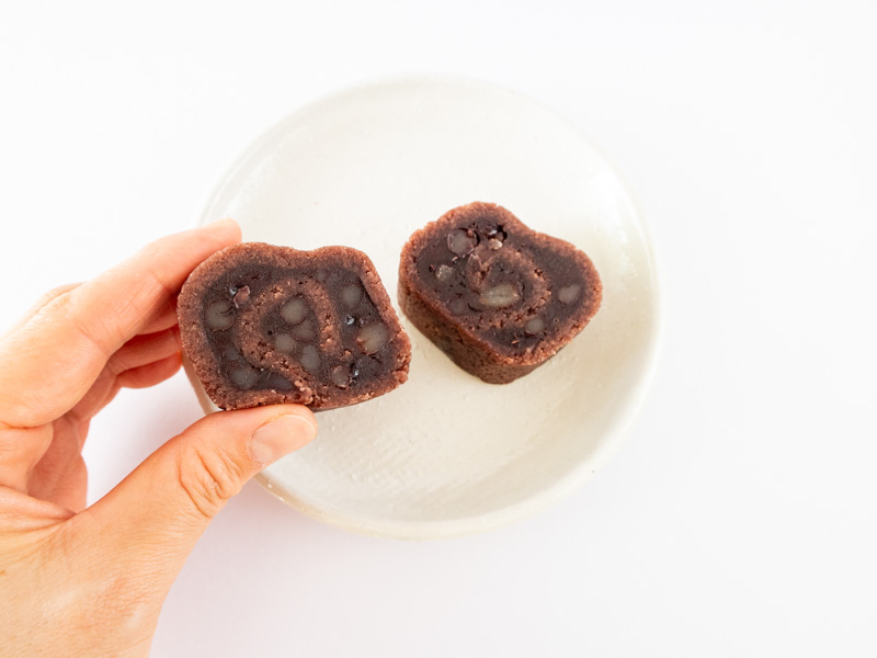 俵屋吉富 雲龍 手に取るところ