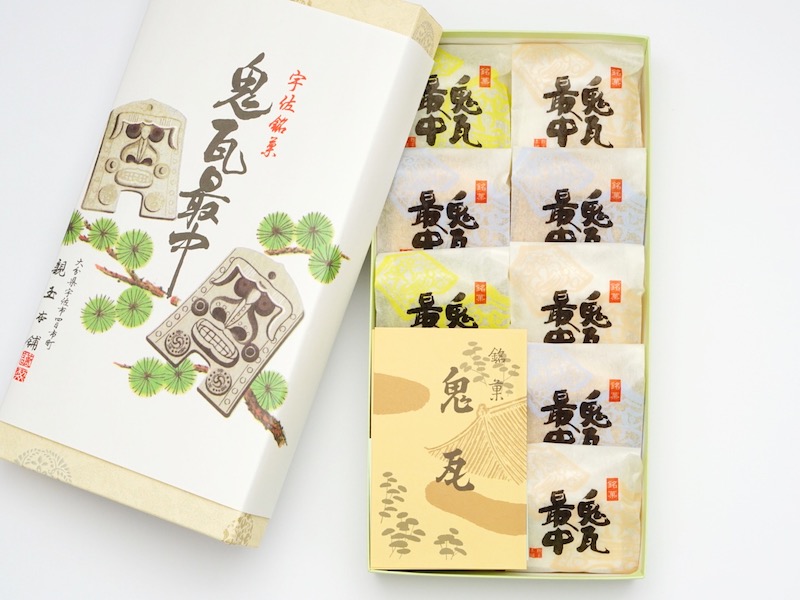 親玉本舗 鬼瓦最中 箱を開けたところ