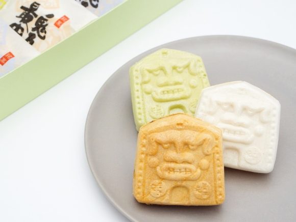 親玉本舗 鬼瓦最中 中身(拡大)