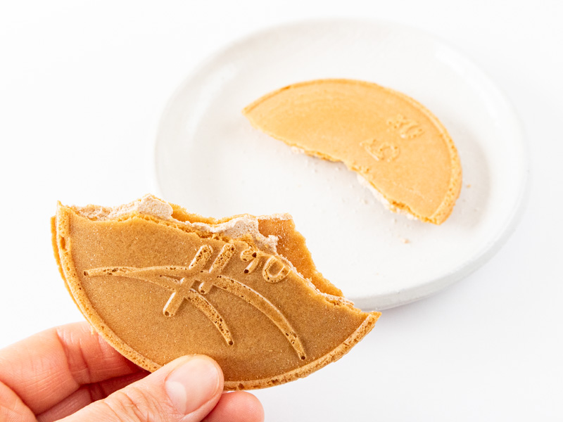 月さらさ 黒糖ゴーフレットのクリーム