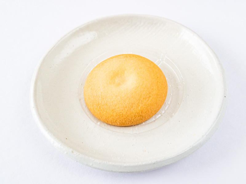 深川伊勢屋「深川ロマンきゃらめいる」プラスティックのトレー