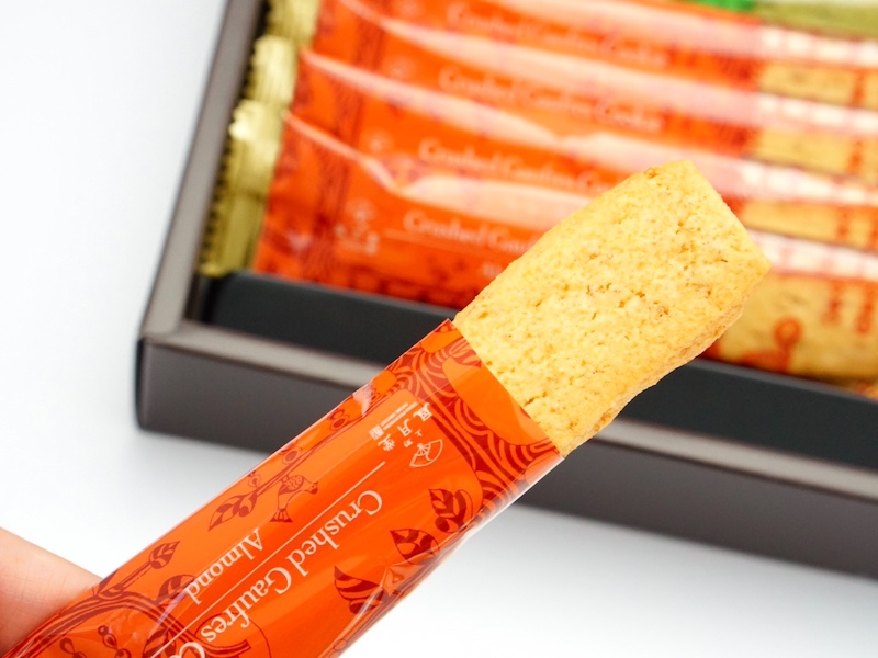 上野風月堂 ゴーフルクラッシュクッキー 開封したところ