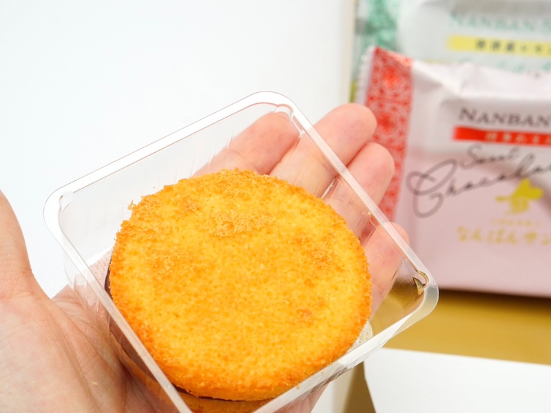 さかえ屋 なんばんショコラサンド 開封したところ