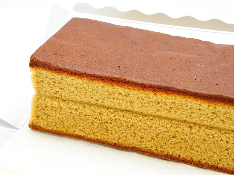 御菓子司 田ぐち そばの葉カステーラ 開封したところ