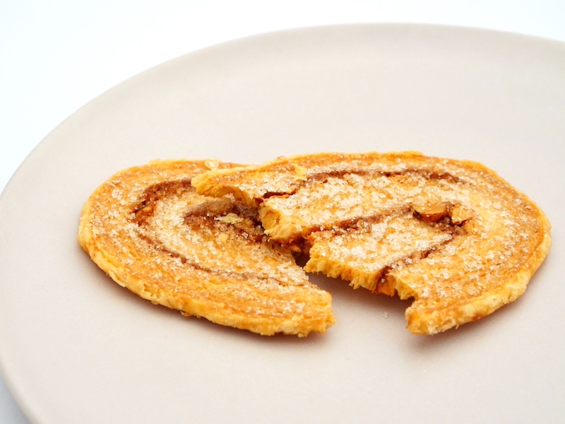 帝国ホテル アーモンドパイアソート シナモン風味 断面