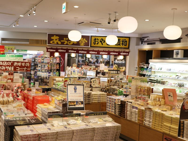 松本駅構内のおみやげ屋さん NEWDAYS