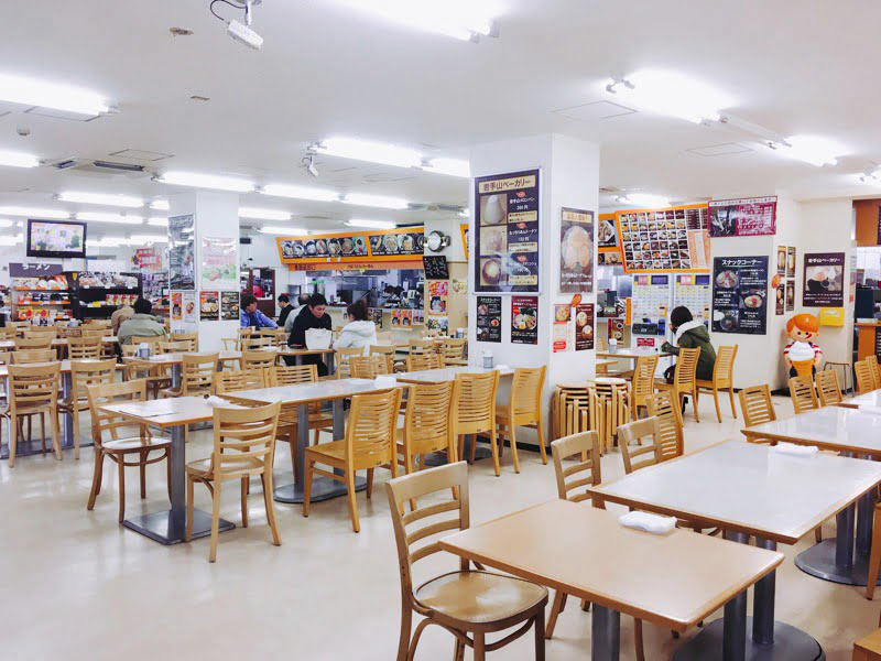 岩手山サービスエリアフードコート2