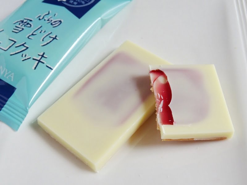 ふらの雪どけチョコクッキーの中身(拡大)