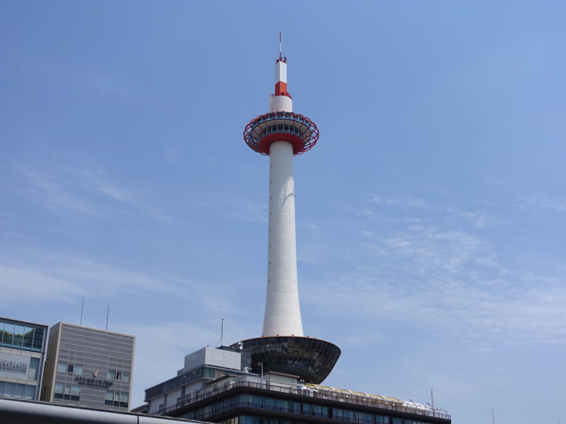 京都タワーの外観