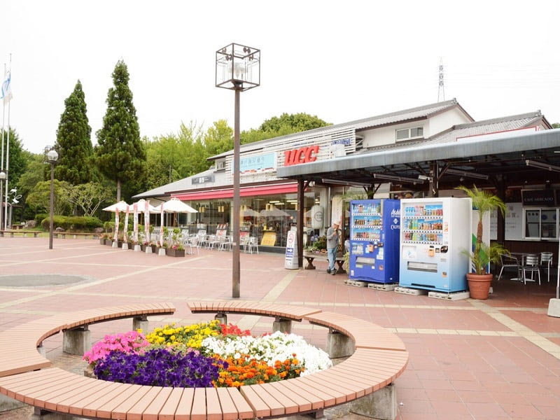 龍野西サービスエリア下りベンチ