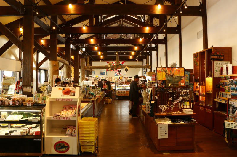 道の駅「うとろ・シリエトク」内観